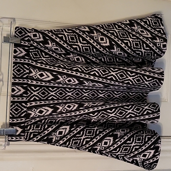 Rue21 Aztec Print Black and White Skater Skirt - Picture 1 of 5